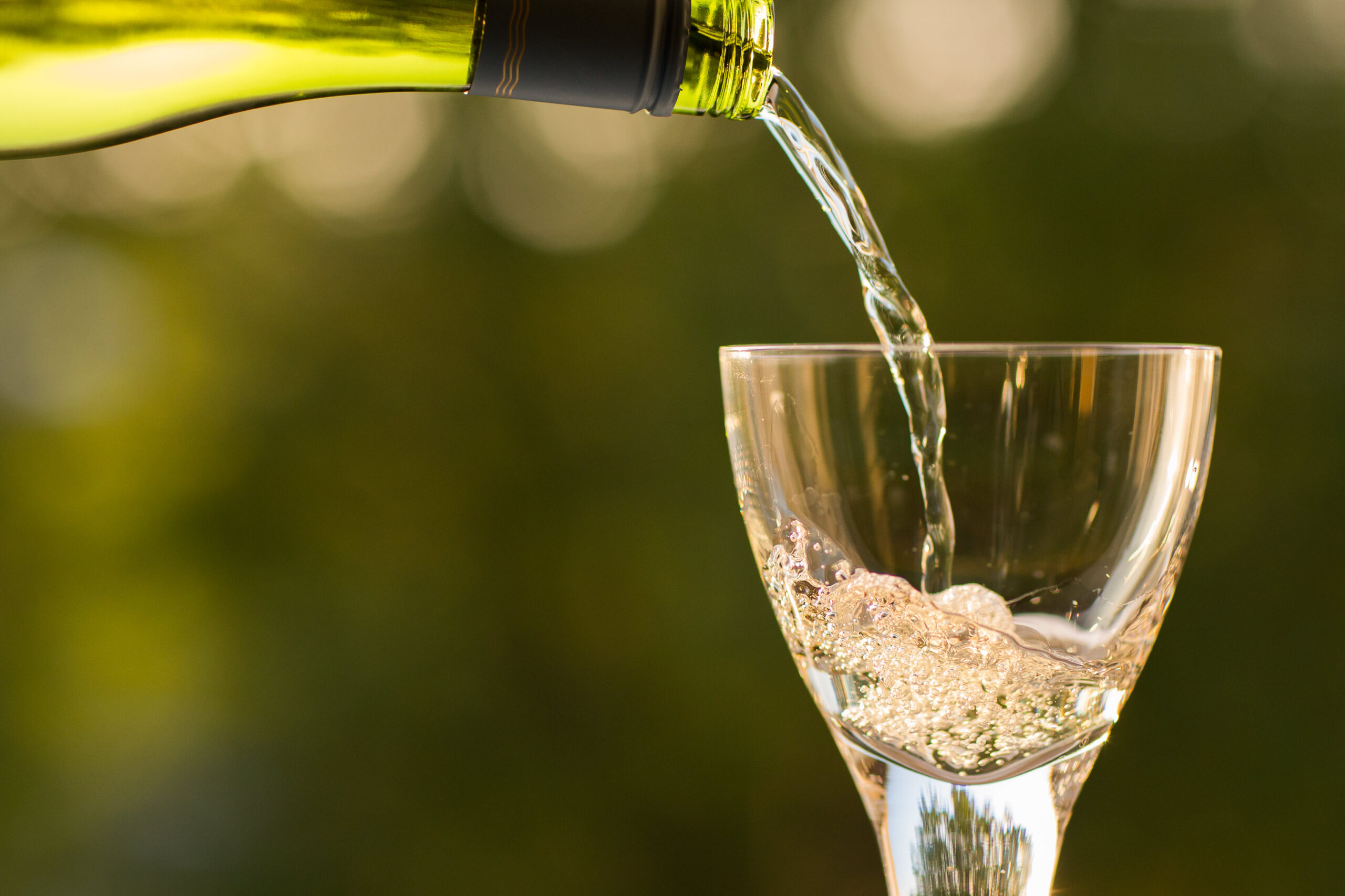 How To Calculate Calories Are In A Glass Of White Wine?